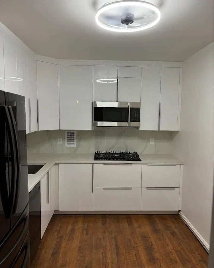 Renovated kitchen with quartz countertops in Greenbelt